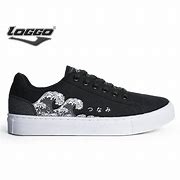 Sepatu Loggo Hitam Putih